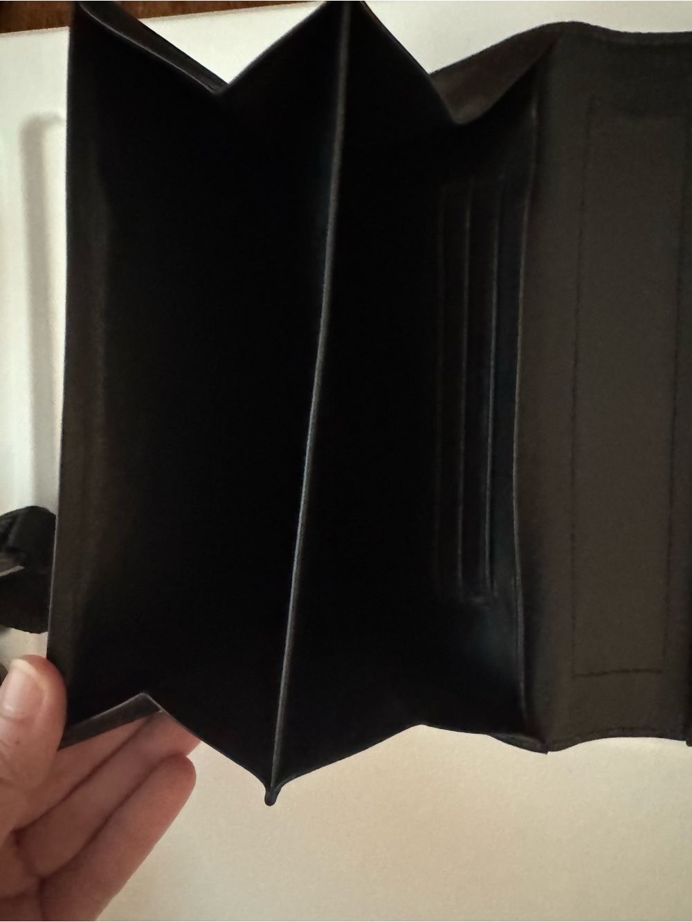 Tumi Black Leather Long Wallet with Metal Logo Plaque - Picture 5 of 6